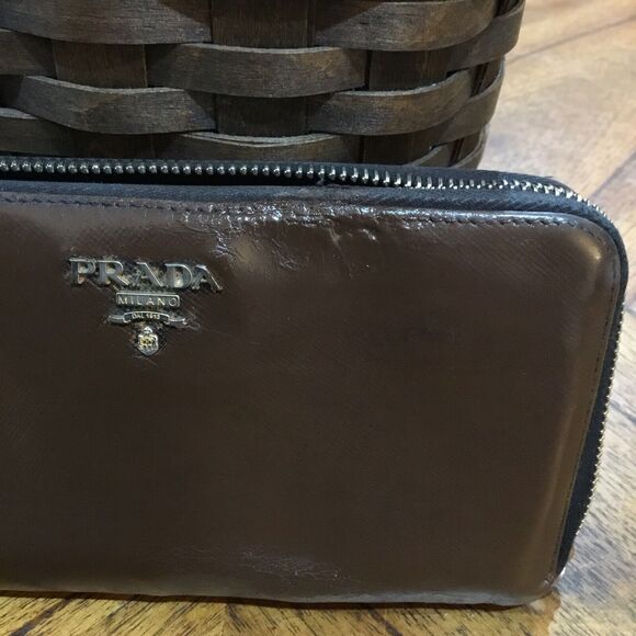 Prada Womens Zip Around Logo Leather Continental Wallet *PROJECT * DAMAGED - Picture 3 of 16